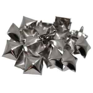 Silver Pyramid Studs Large Oldstyle