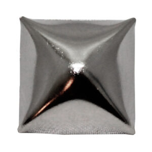 Silver Pyramid Stud Large Oldstyle