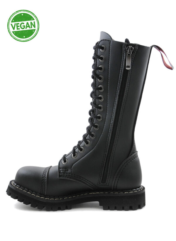 14 Eye Steel Toe Boots Vegan Leather är en riktigt snygg känga, tillverkad i EU av kvalitativt läder från Angry Itch. Köp hos shock.se