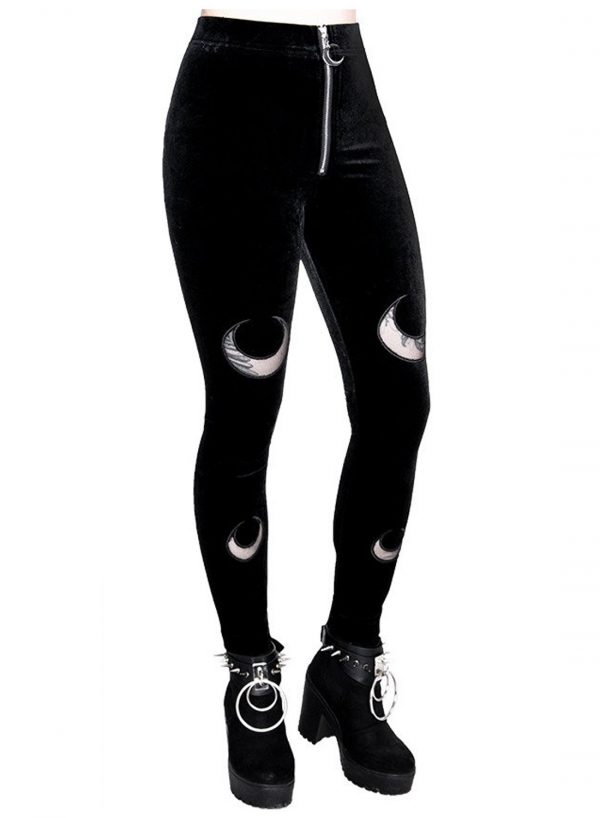 Hos Shock.se hittar man ett brett sortiment från Restyle. Double Crescent Velvet Leggings är ett par svarta sammet leggings.