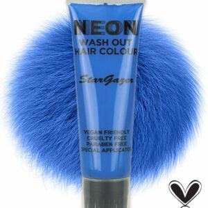 Neon Wash Out Hair Colour Blue är en tillfällig färgande hårgelé som ger en neon blått färg.