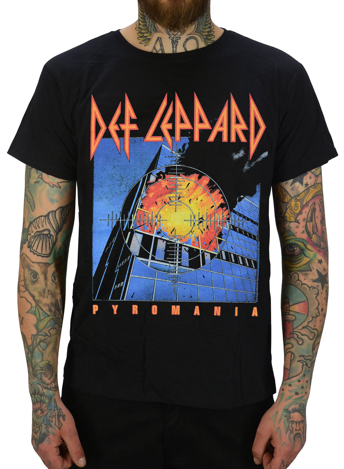 Def Leppard Pyromania T-shirt, svart med Pyromania motiv och färgstarkt tryck med explosion och logotyp.