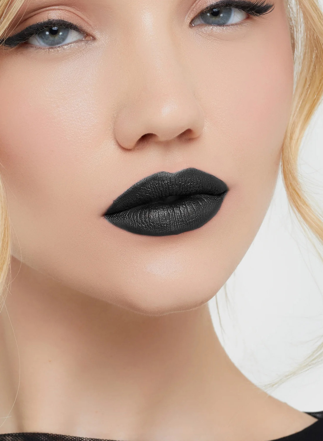 Killstar Calice Metallic Liquid Lip