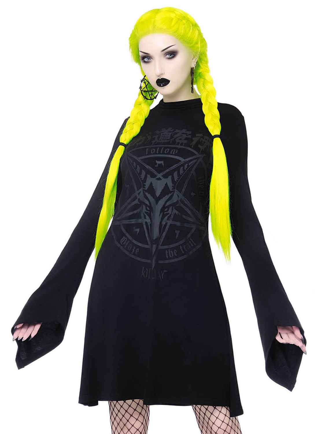 Killstar Charmstone Dress. Svart goth klänning med långa utsvängda ärmar och ockult tryck