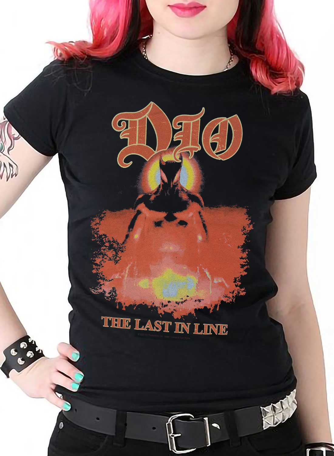 Dio Last In Line Album Top med “The Last in Line”-motiv och eldinspirerat tryck i rött och orange