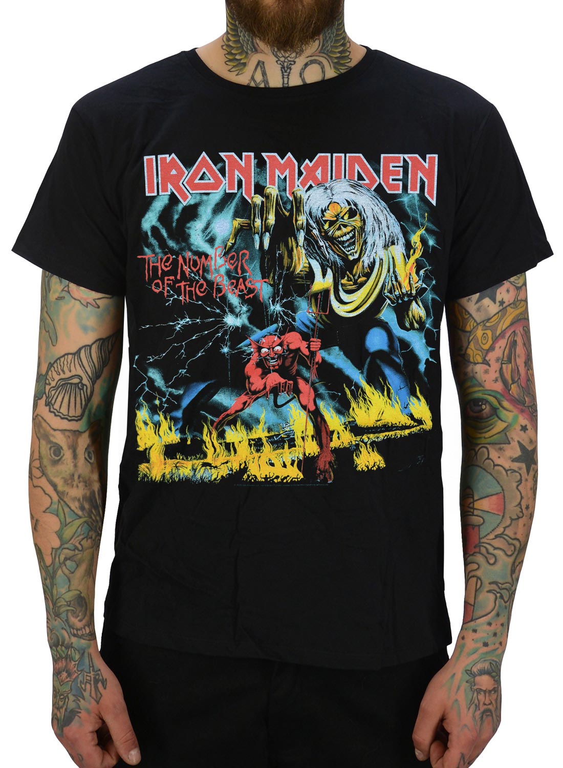 Iron Maiden Number Of The Beast T-shirt, med Eddie och demonmotiv i eldigt landskap.