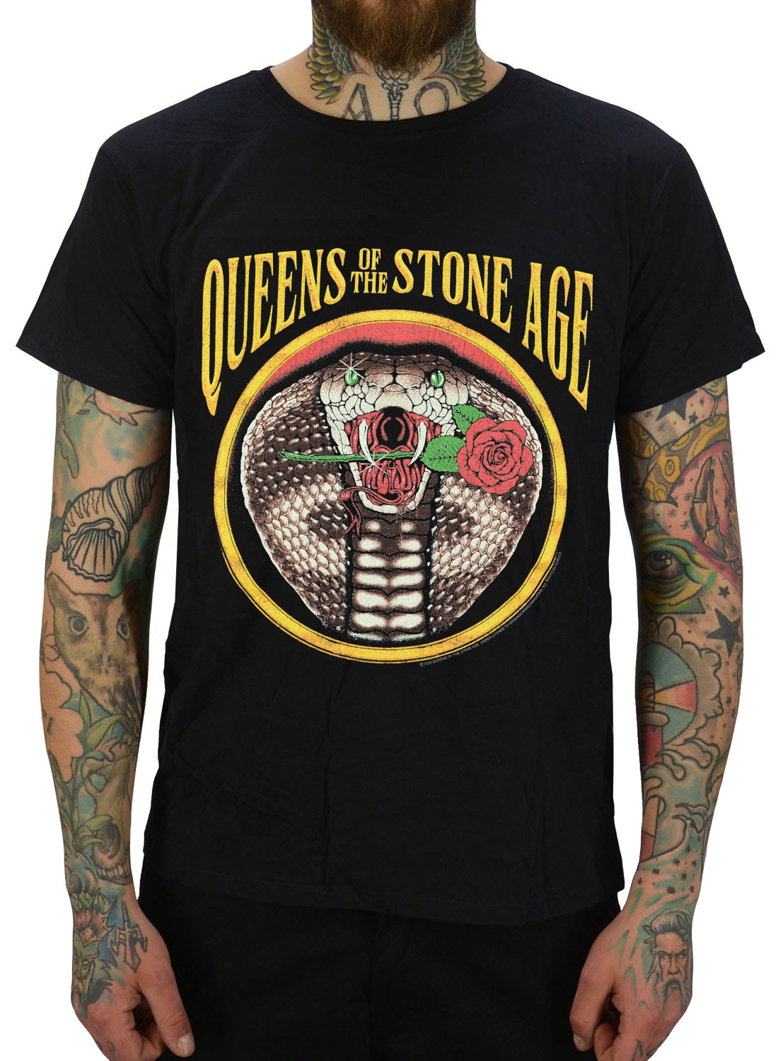 Queens Of The Stone Age Cobra T-shirt svart med orm och ros motiv samt bandlogotyp på framsidan.