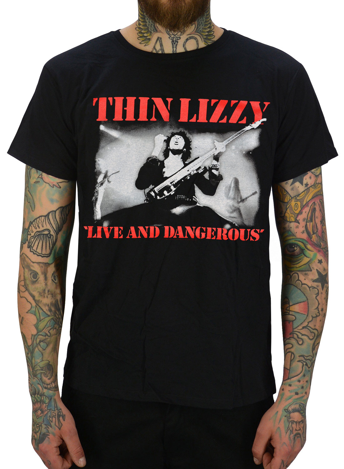 Thin Lizzy Dangerous T-shirt svart med Live and Dangerous motiv och röd bandlogotyp på framsidan.