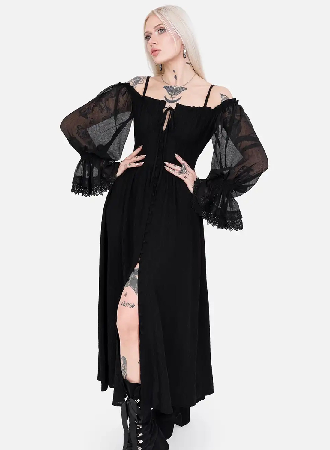 Restyle Night Calling svart gotisk maxiklänning med transparenta poetärmar och spetsdetaljer