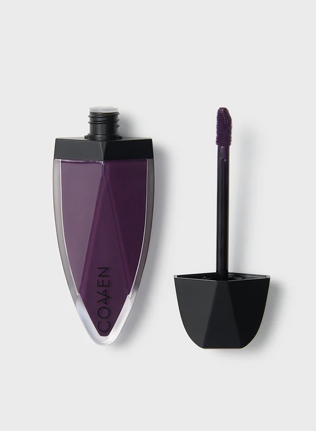 Killstar Metallic Grip Liquid Lip Doomberry Coven flytande läppstift i mörk lila nyans med applikator.
