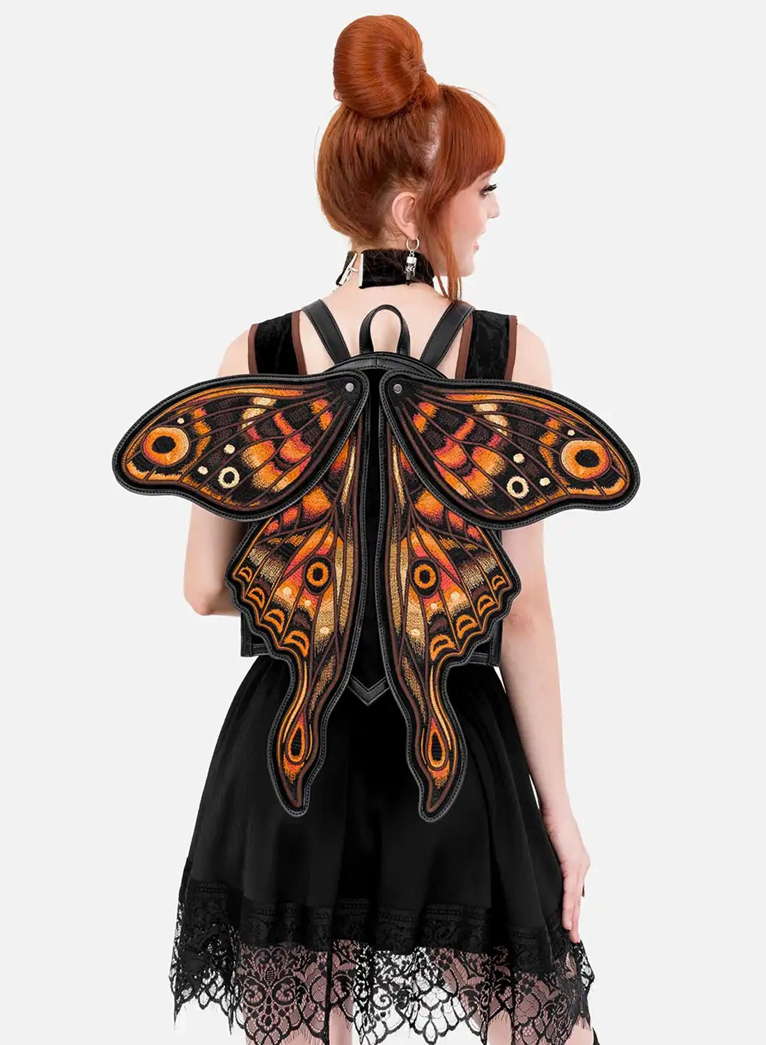 Restyle Ignis Moth gotisk ryggsäck med broderad mal och rörliga 3D-vingar
